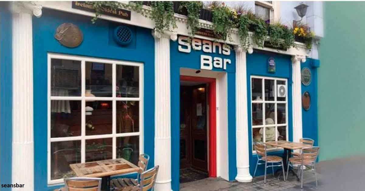Этот ирландский бар   старейший паб на планете. Загляните внутрь