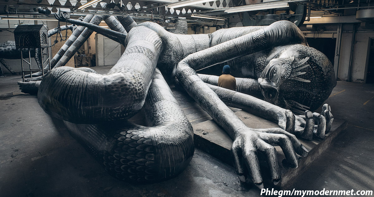 Уличный художник превратил заброшенную фабрику в мавзолей сказочных существ