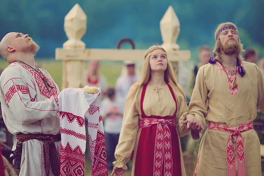 Умыкнуть невесту: как заключались браки в языческой Руси