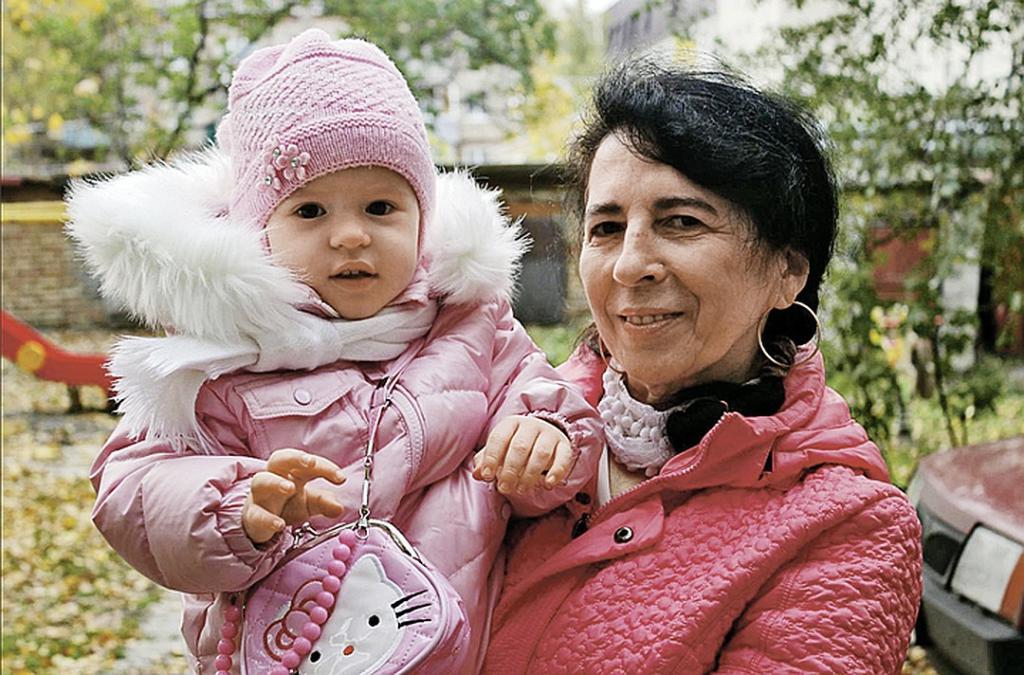 Москвичку отговаривали рожать в 60 лет, но она сделала по-своему. Сегодня ее дочке Клеопатре 4 года