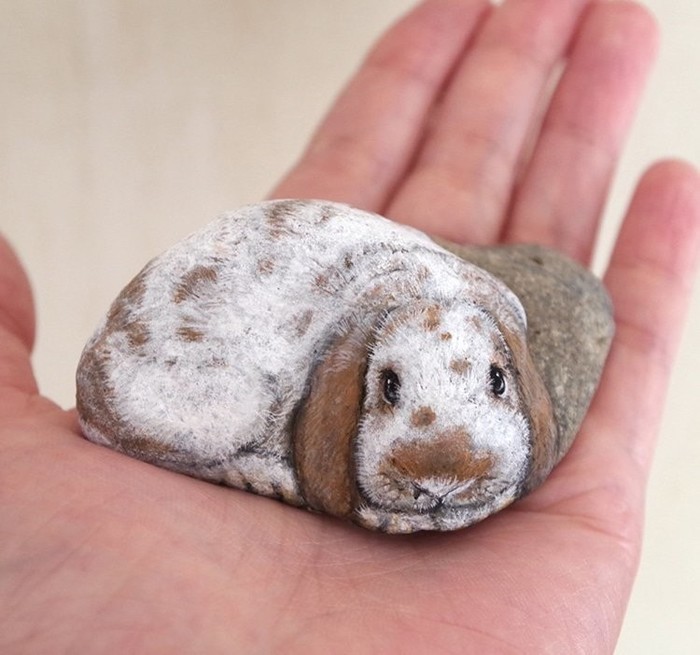 Японка превращает камни в очаровательных животных