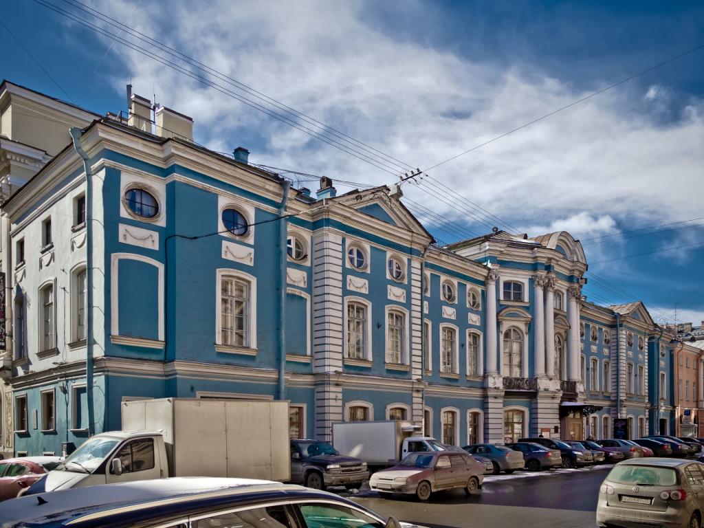 Музей водки, мавзолей и не только: странные вещи, удивляющие иностранцев и существующие только в России