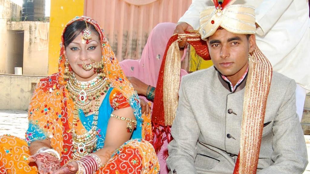 41-летняя американка вышла замуж за 25-летнего индуса: как живет межрасовая пара с такой разницей в возрасте