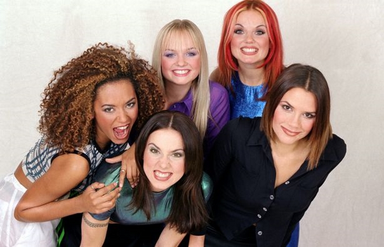 Виктория Бекхэм разбила сердца своих поклонников тем, что приняла решение не выступать на концертах группы Spice Girls. Почему она так поступила?
