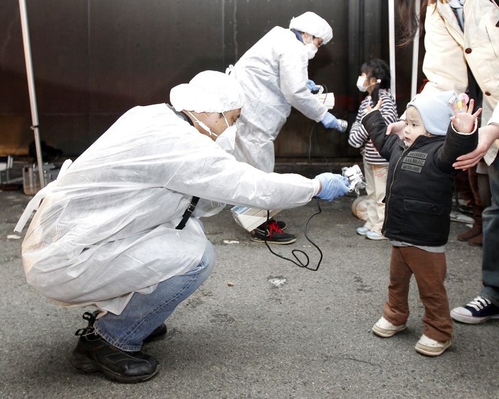 Смелые японцы рискуют жизнью, чтобы спасти животных. Что сегодня происходит в Фукусиме