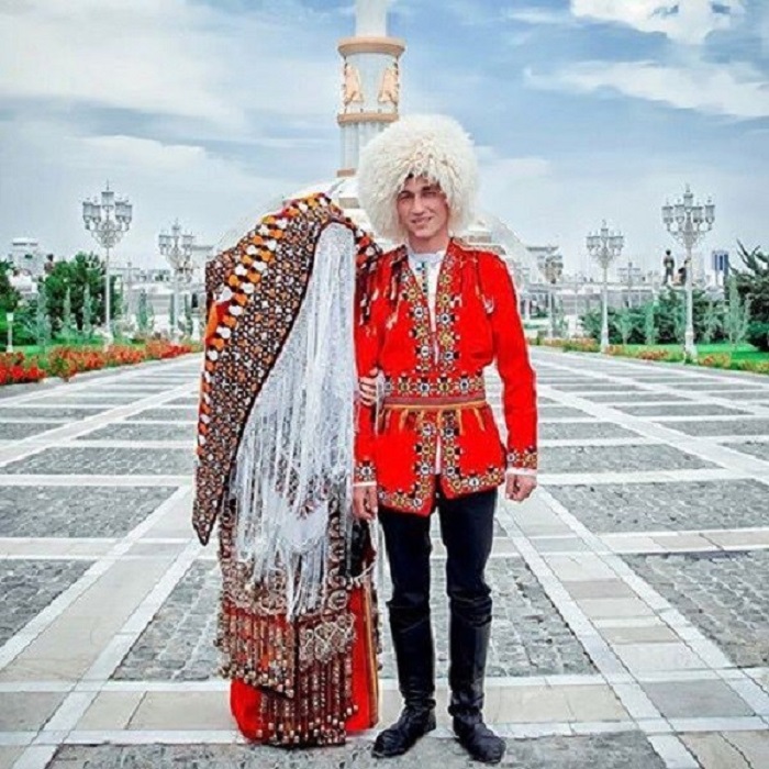 Не обязательно белое: 10 традиционных свадебных платьев из разных уголков мира