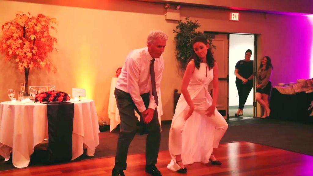 Зажигательный танец отца и дочери на свадьбе (видео)
