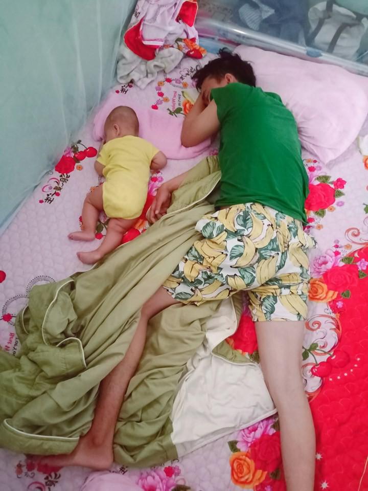 Тот случай, когда тест ДНК не нужен: жены фотографируют спящих мужей и детей, чтобы продемонстрировать их сходство
