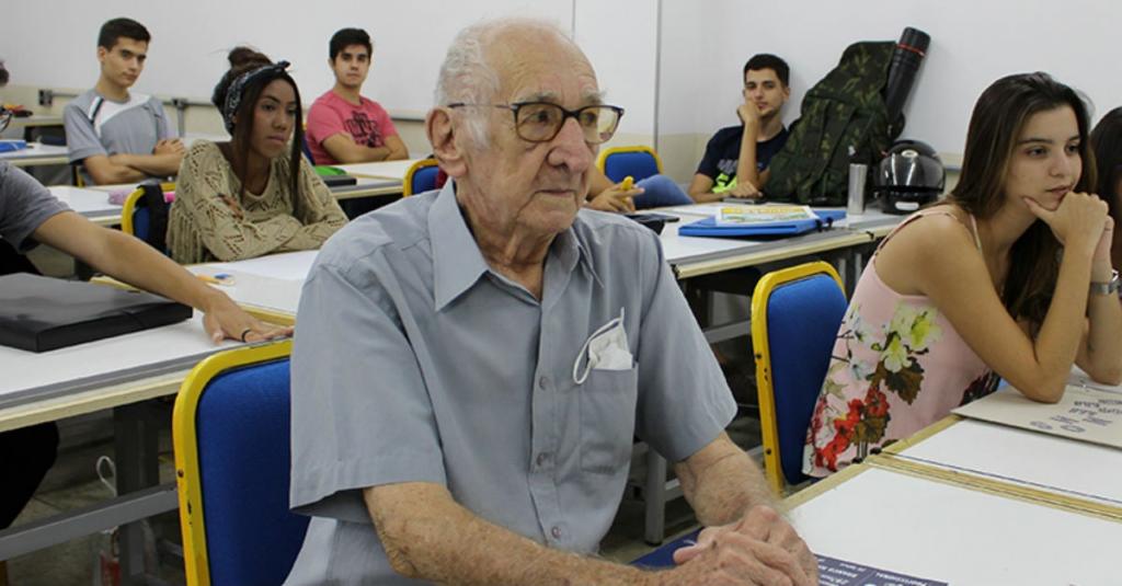 У мечты нет возраста: 90-летний первокурсник намерен получить высшее образование и открыть свое дело