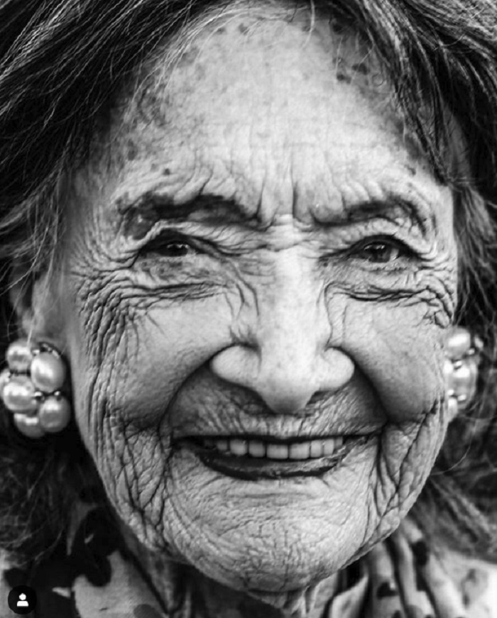 Каждый день уникален и прекрасен! 100-летняя женщина-йог поделилась секретами долголетия и красоты
