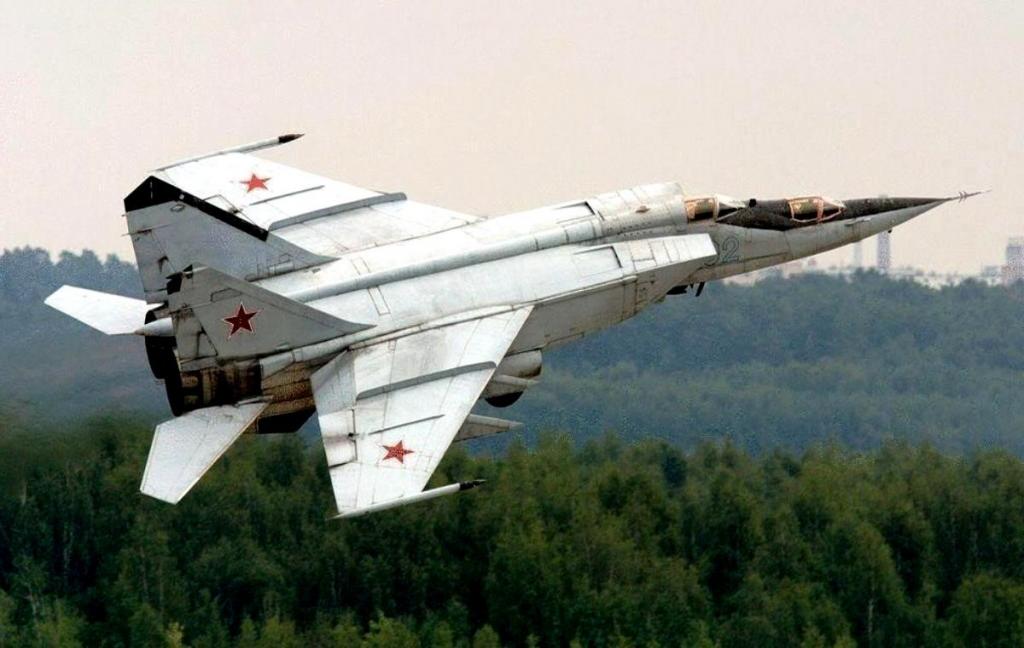 ТОП-5 самых быстрых военных самолетов, с до сих пор не превзойденными скоростными характеристиками: 3 из них - советские