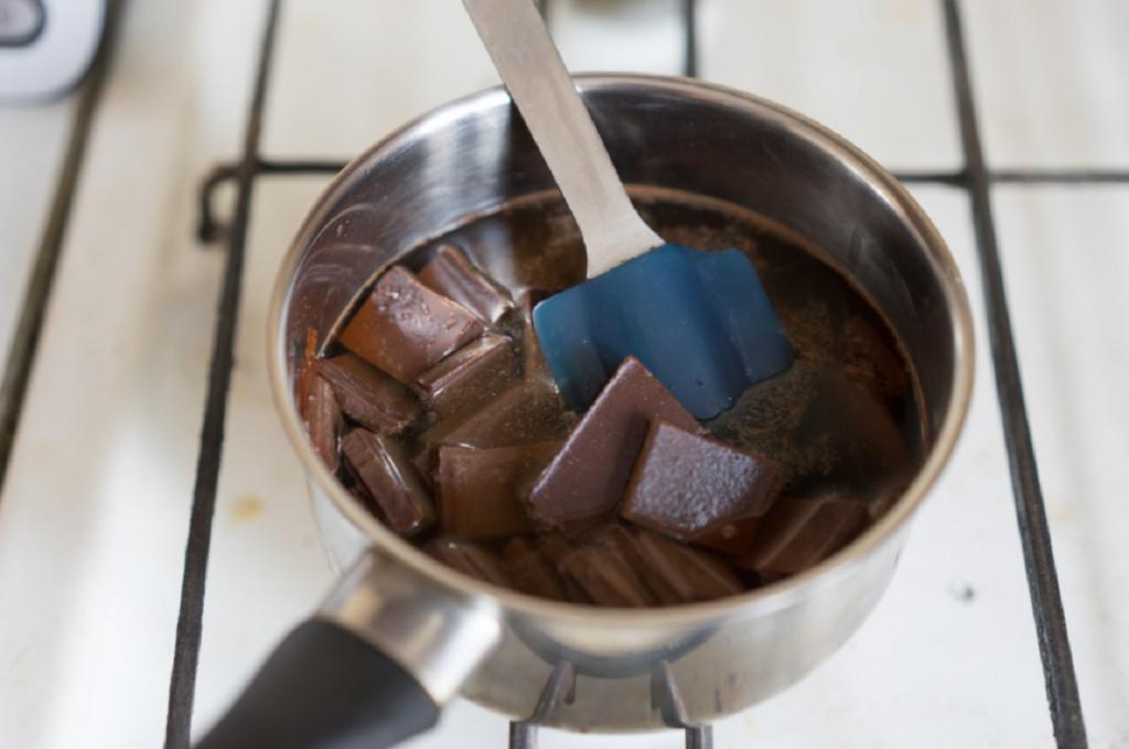 Рецепт быстрого в приготовлении шоколадного мусса: очень нежный и буквально тает во рту