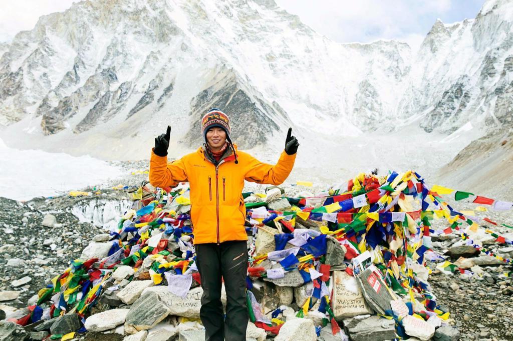Мне стыдно за людей и страшно за наше будущее: гора Эверест покрыта  гигантской кучей мусора (фото) | Общество | Селдон Новости