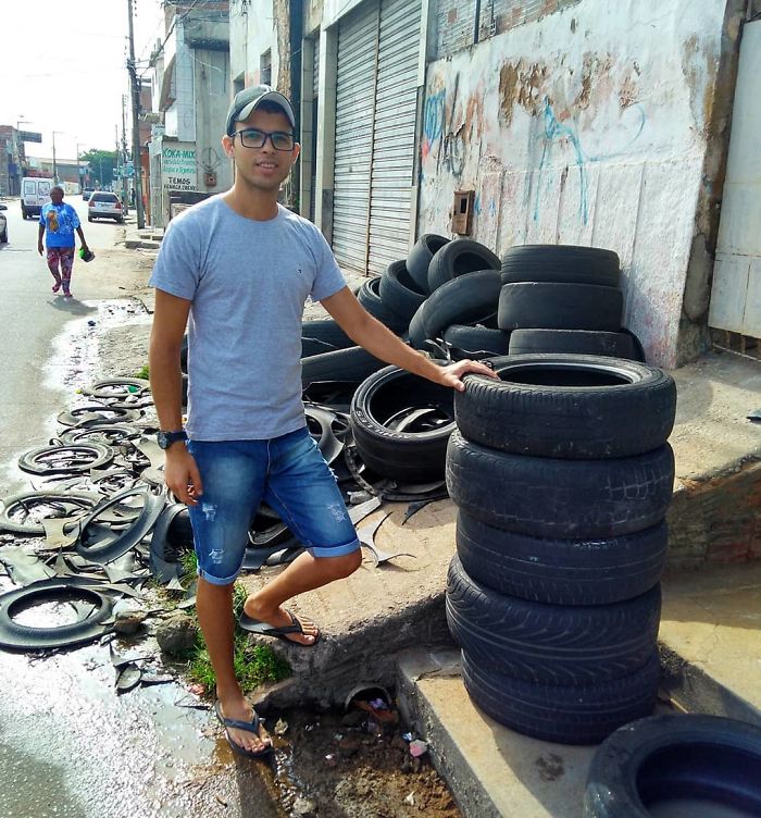 Бразильский художник борется с кучами старых выброшенных шин на улицах, перерабатывая их в уникальные и красочные кровати для животных