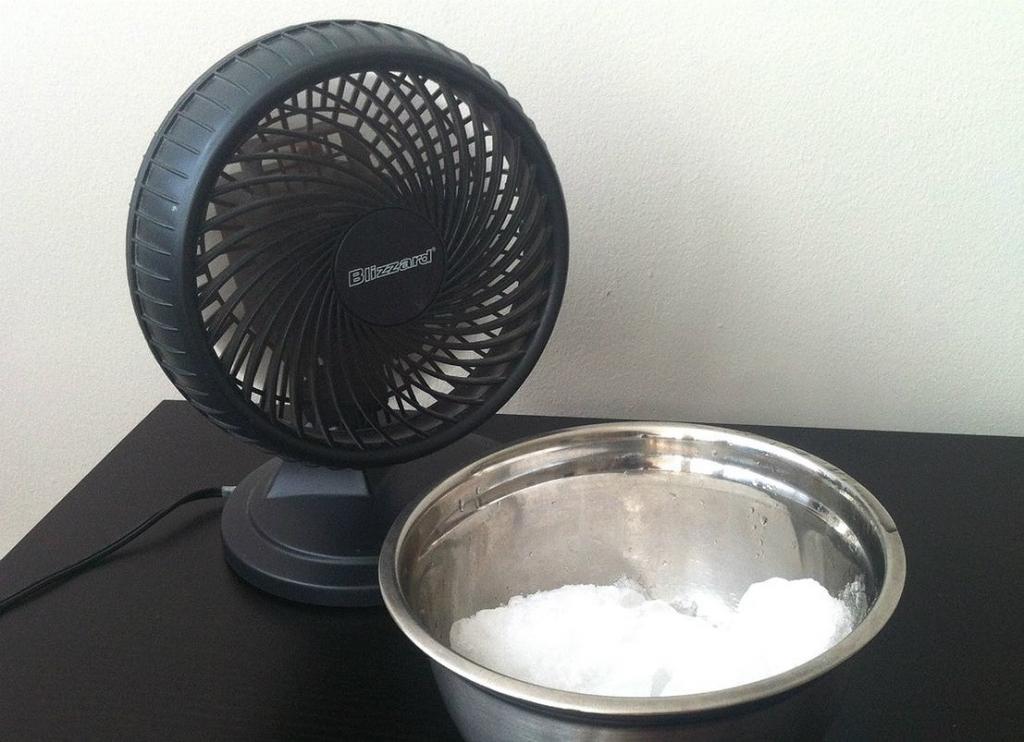 Поставить миску со льдом перед вентилятором: как охладить ...