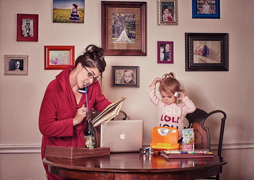 12 жестких фото о том, как на самом деле выглядит жизнь домохозяйки в декрете