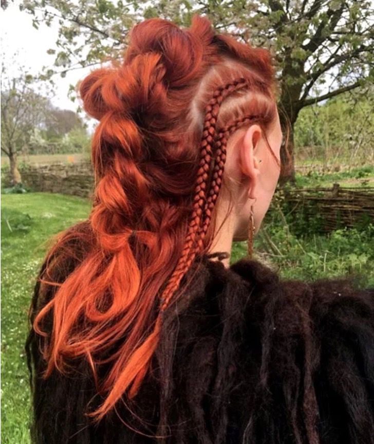 Грубо, но красиво: косички викингов стали трендом в парикмахерском искусстве