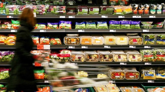Шаг к улучшению состояния природы: сеть супермаркетов в Великобритании сократит вдвое количество пластиковых упаковок к 2025 году