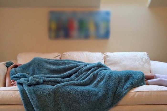 Температура тела снижается, а мозг очищается: что происходит с организмом во время сна
