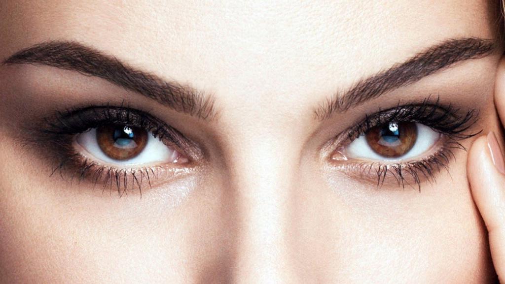 Ученые рассказали, почему люди с карими глазами имеют целый ряд преимуществ