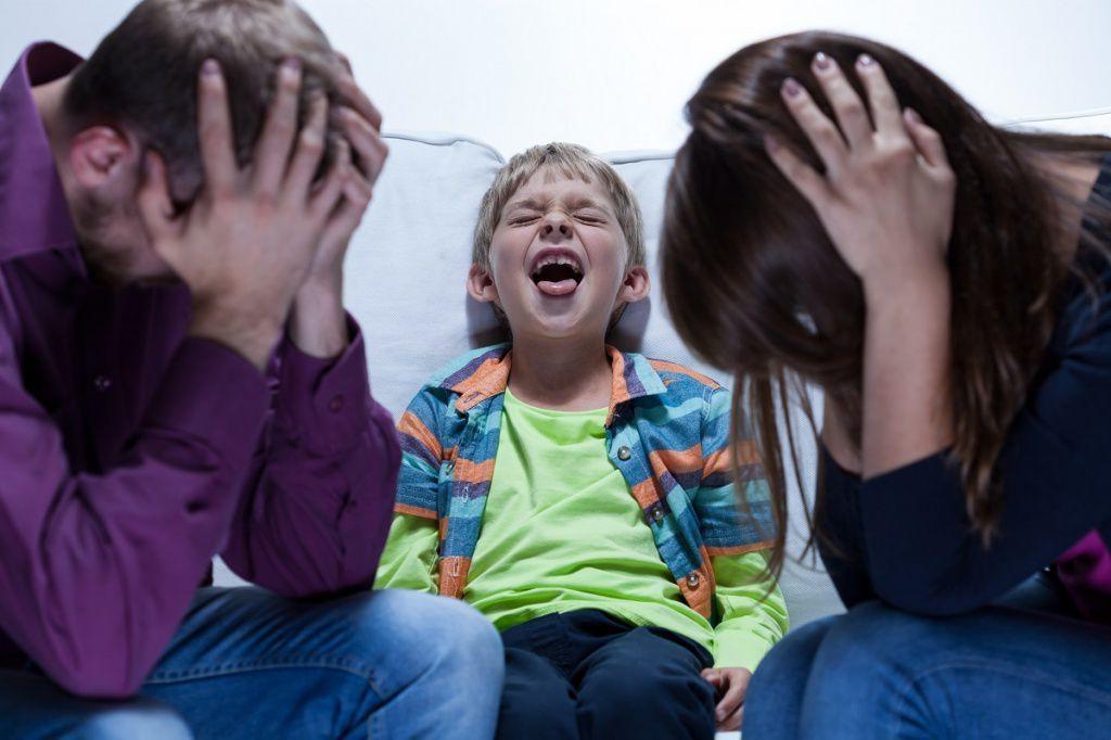Причины, по которым очень часто родители бывают сами виноваты в плохом и неуправляемом поведении своих детей