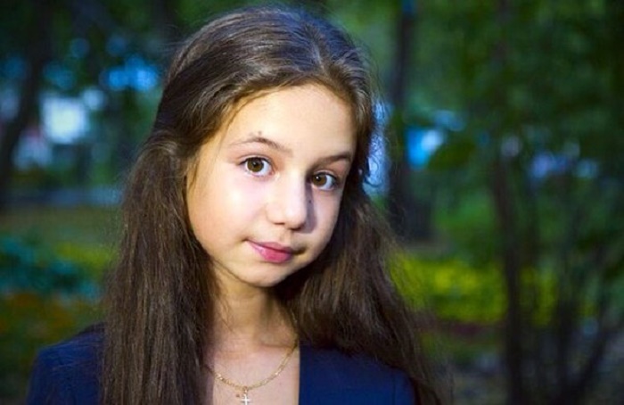 Избранник Луизы Габриэлы Бровиной старше юной актрисы на 7 лет: как выглядит молодой человек и чем занимается