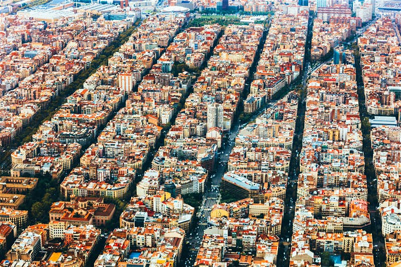 Власти Барселоны планируют освободить до 70 % дорог города от автомобилей, чтобы увеличить продолжительность жизни и снизить смертность горожан