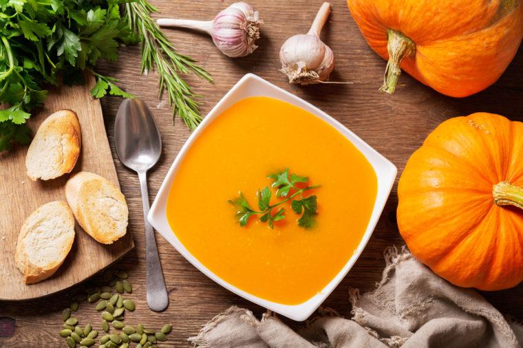 Осень приносит вкусные закуски и сладкие ароматы: 12 самых полезных осенних овощей и фруктов, которые помогут вам похудеть и укрепить иммунитет