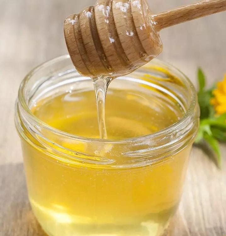 Эксперты рассказывают, что мед выводит токсины и обладает другими полезными свойствами