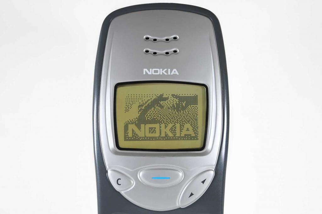 В британском колледже раздали ученикам Nokia 3210s, потому что смартфоны слишком отвлекают