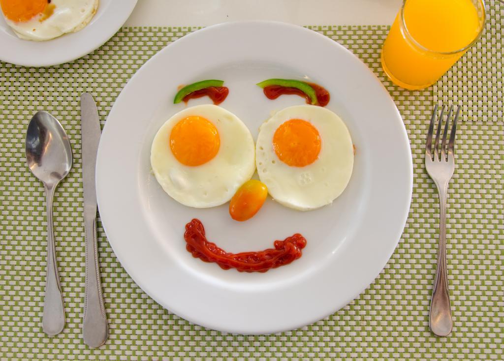 Три полезных завтрака, которые помогут  запустить  метаболизм, и три блюда, от которых лучше отказаться по утрам