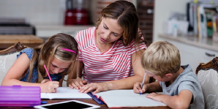 7 советов, которые помогут школьникам хорошо справляться с домашними заданиями: составьте расписание и научите детей автономности
