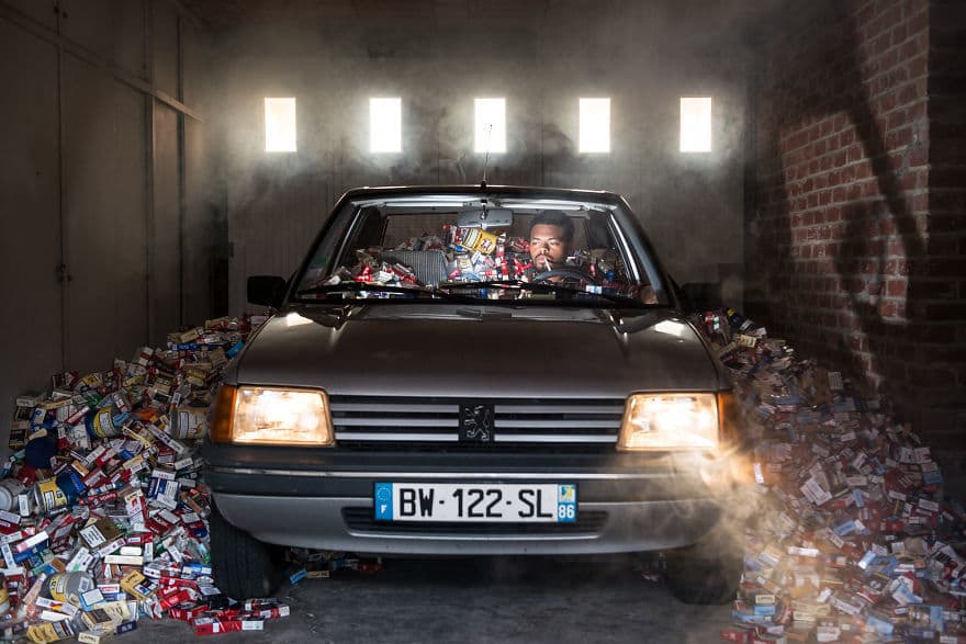 Пища для размышлений: фотограф наглядно показал, сколько мусора мы оставляем за собой в течение четырех лет