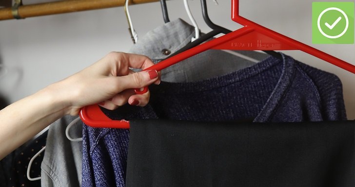 Как повесить брюки в шкаф так, чтобы они не мялись и не было заломов: существует несколько способов