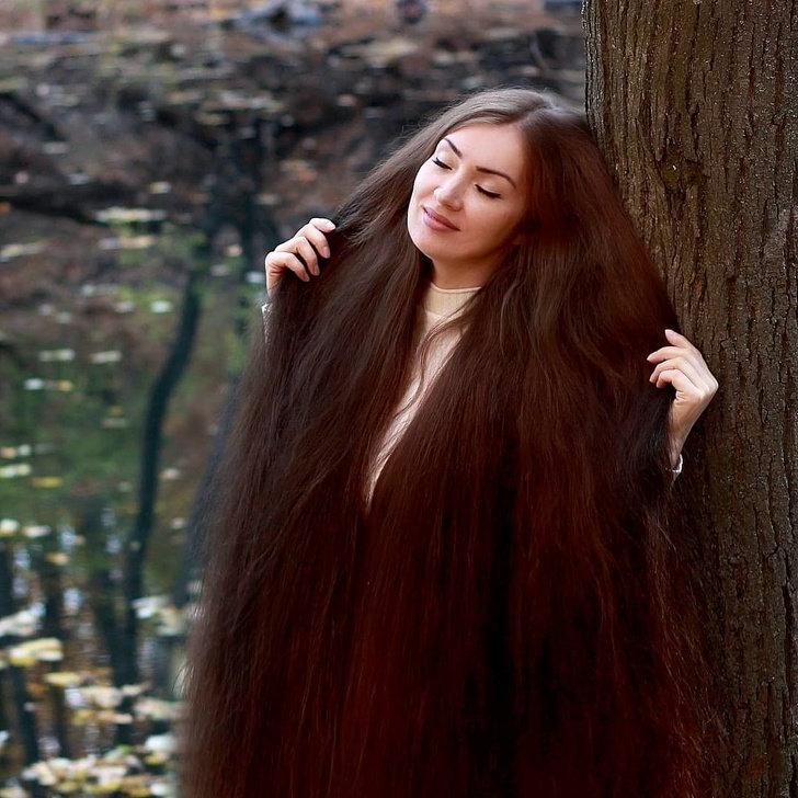 За несколько лет девушка отрастила роскошную длинную косу. Теперь она дает  простые советы всем, кто хочет красивые волосы | Lifestyle | Селдон Новости
