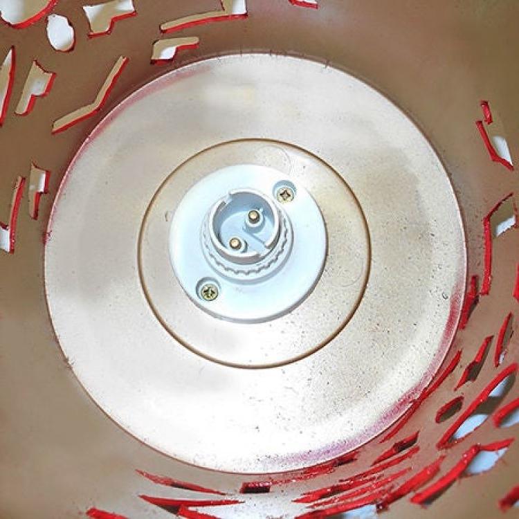 Ведро из-под краски не обязательно выбрасывать: из него может получиться яркий светильник в марокканском стиле