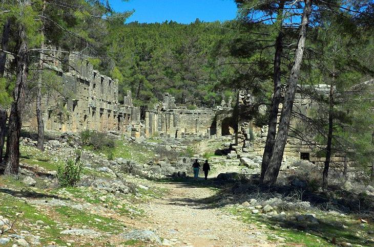 10 самых популярных мест города Сиде: почему про храмы Аполлона и Афины знает весь свет