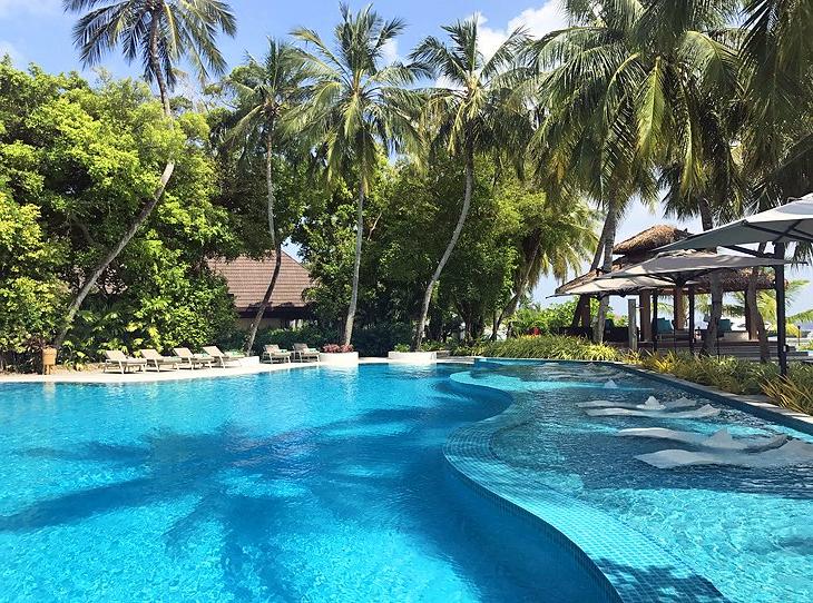 Обзор Курумбы на Мальдивах: что таит в себе этот великолепный семейный курорт