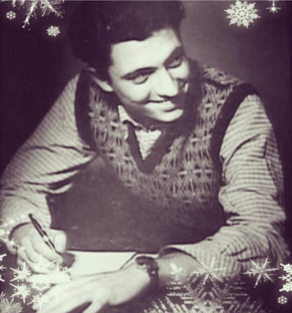 Егор Бероев опубликовал в «Инстаграме» фото своего дедушки, который был известным актером в 60-х годах прошлого века