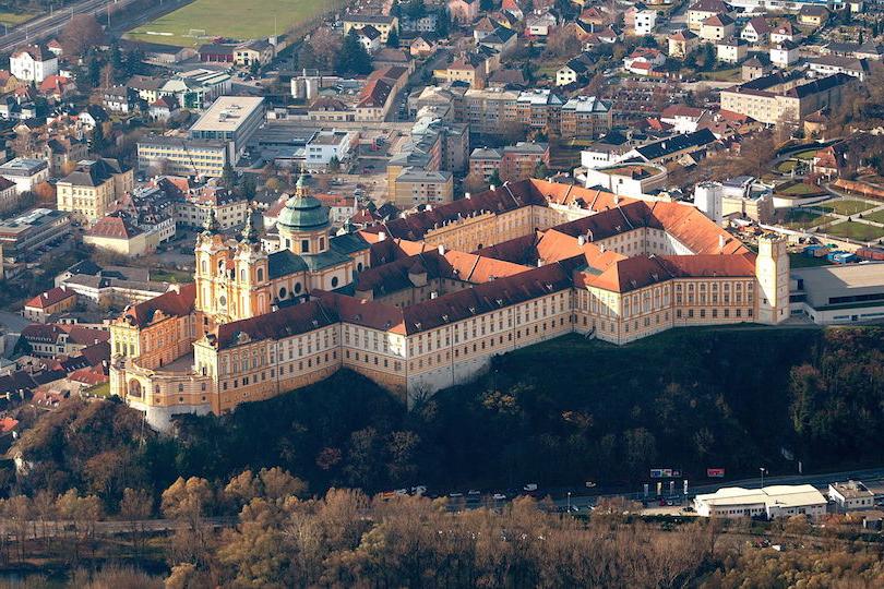 Какими местами привлекает туристов Австрия: почему дворец Шенбрунн - главная достопримечательность этой страны