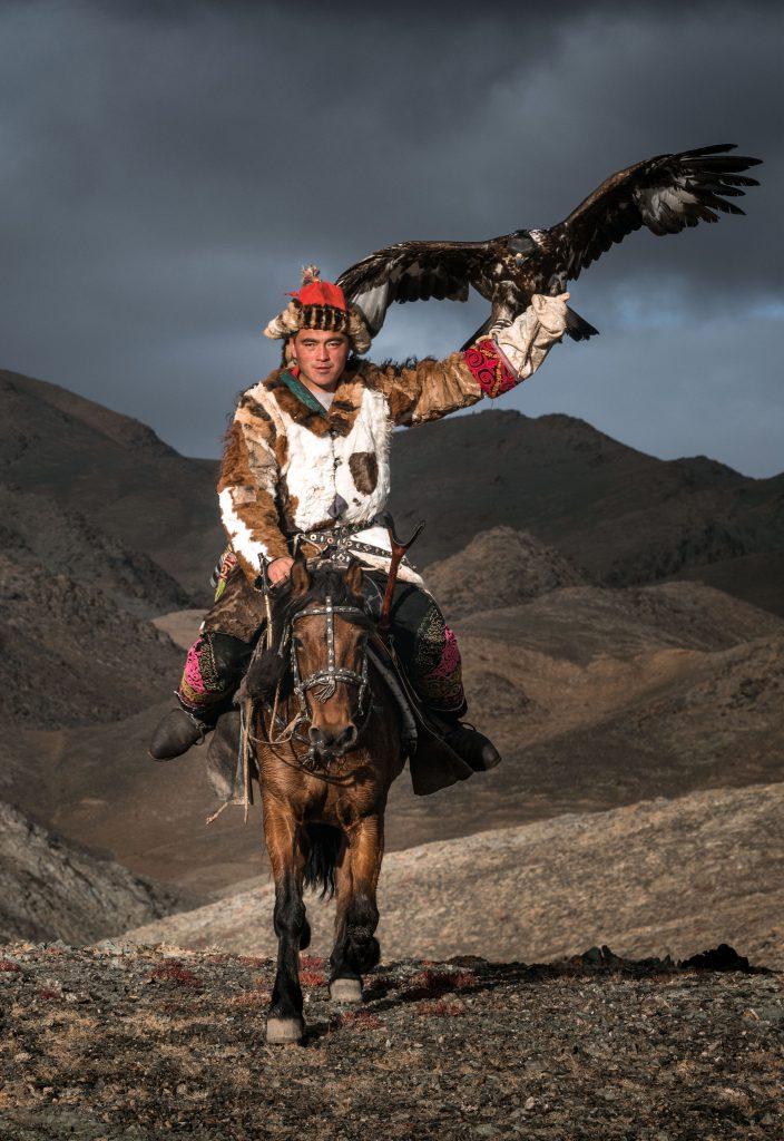 Фотограф из Москвы Даниэль Кордан сделал снимки последних хранителей монгольских орлов