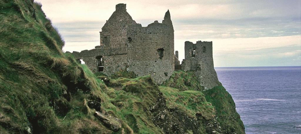 Сойдите с главных туристических направлений Ирландии, и вы найдете аутентичный остров и необыкновенные пейзажи, захватывающие дух: полный туристический путеводитель 