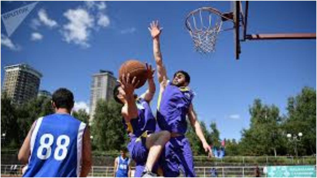 Западным фанатам футбола посоветовали смотреть чемпионат Белоруссии, а любителям баскетбола - чемпионат Таджикистана