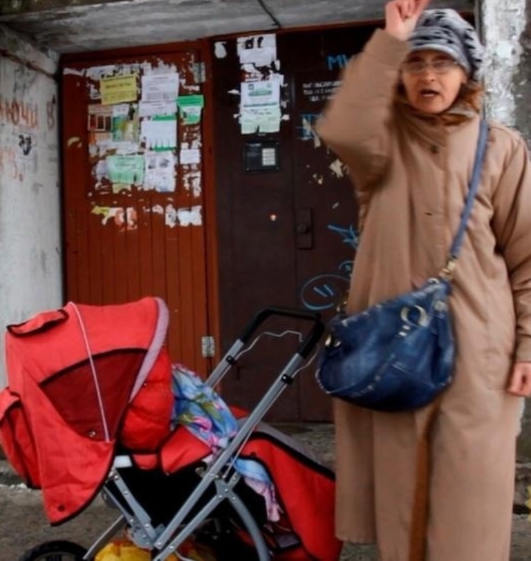 Родила в 65 лет. Как сегодня живут самая пожилая мама Украины и ее дочь (новые фото)