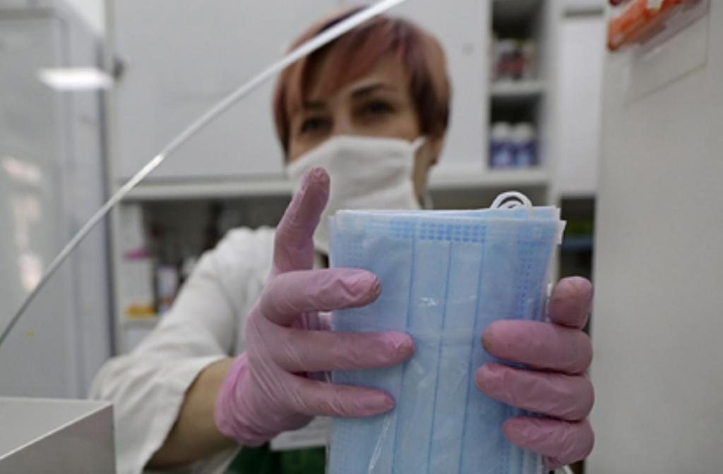 Защита от коронавируса за 13 рублей - в России резко снизились цены на медицинские маски