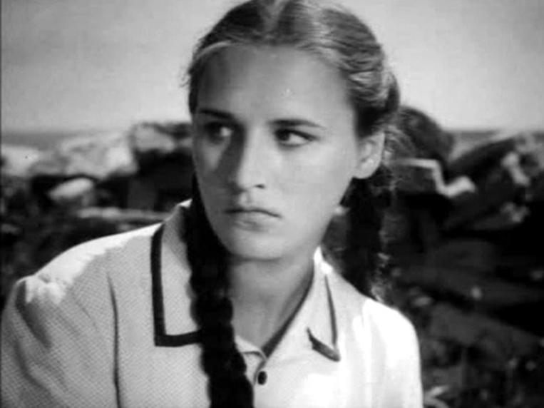 В 30 лет Лия Ахеджакова сыграла мальчика-подростка: дебютные роли в кино любимых советских актрис