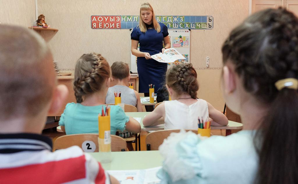 Заработают образовательные учреждения и парки аттракционов: с 13 июля в Москве начнут снимать все оставшиеся ограничения по коронавирусу