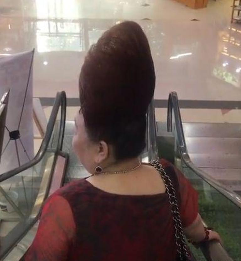  Деньги не проблема! : женщина попросила у парикмахера прическу, с которой она будет выглядеть величественно