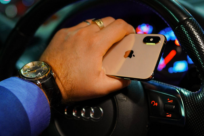 Apple на Всемирной конференции разработчиков (WWDC) представила концепцию превращения смартфонов iPhone в виртуальные ключи для автомобиля