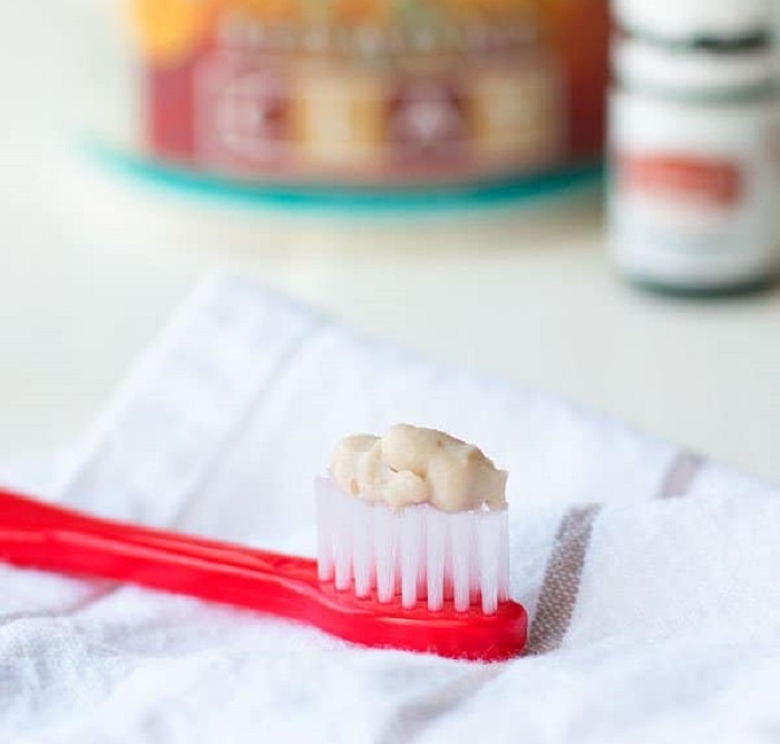 Два года не чистила зубы покупной пастой, и стоматолог сказал, что они здоровы: секрет в домашней глиняной пасте с корицей (рецепт)